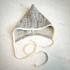 Briar Bebe Bonnets Speckled Ivory Gray Size 0-3 Months EUC